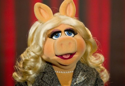 L’attribut alt de cette image est vide, son nom de fichier est Peggy-la-cochone.png.