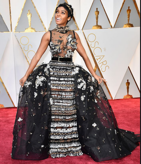 L’attribut alt de cette image est vide, son nom de fichier est tapis-rouge.png.